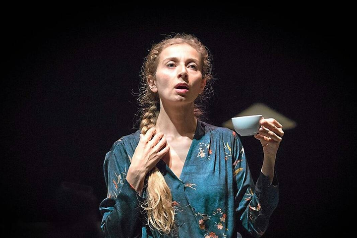 Pour une danse qui fait rire, allez voir Ambra